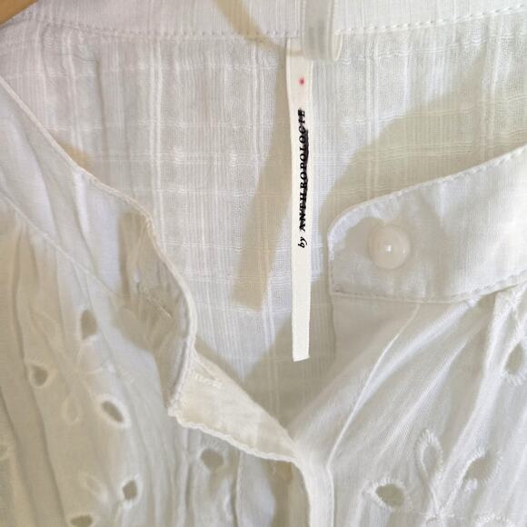 By Anthropologie White Eyelet 2-Piece Set – Top & Shorts – Size XXS - Picture 11 of 13